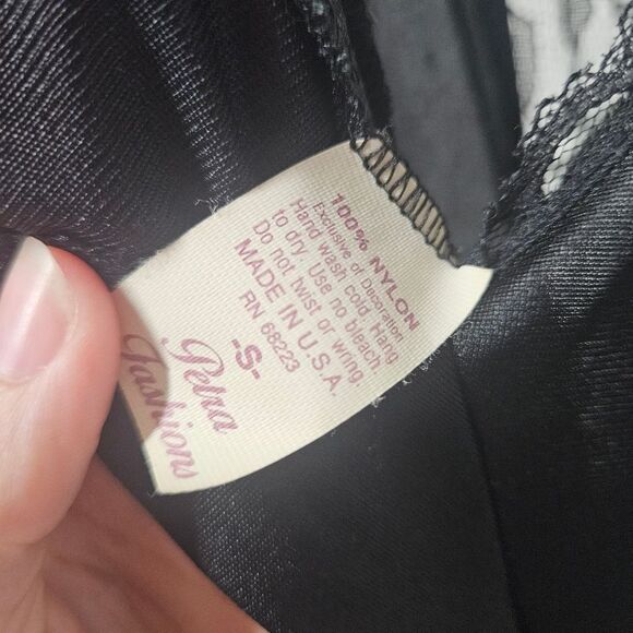 Vintage Petra Fashions Size Small Nightgown - Picture 7 of 7
